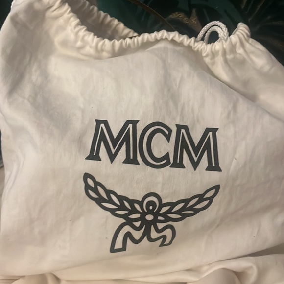 Berlin, Crossbody, MCM tote bag small. New with tag. - Picture 9 of 10
